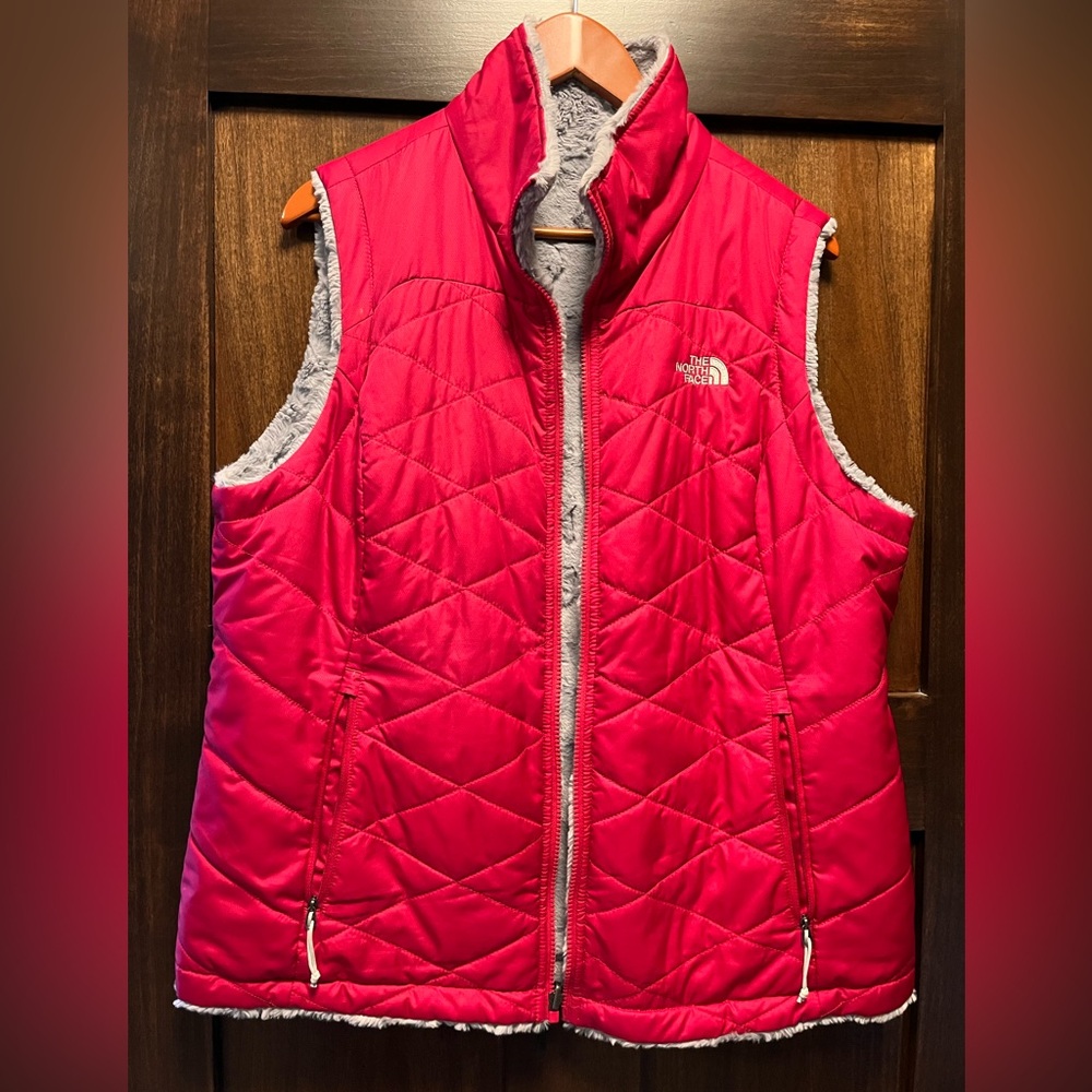 PERFECT condition! North Face reversible vest